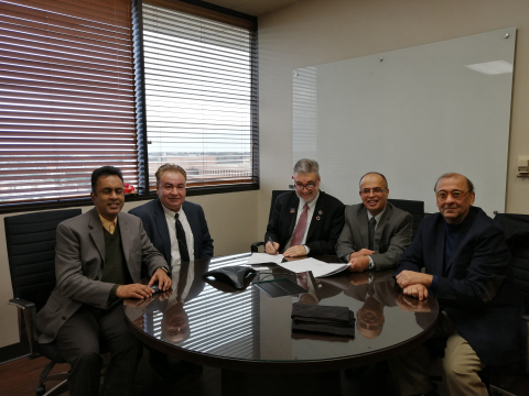 AURAK_and_the_University_of_Texas_at_Arlington_Photo_AETOSWire.jpg